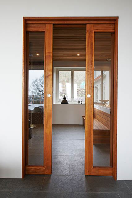 skjutdörrar med glas