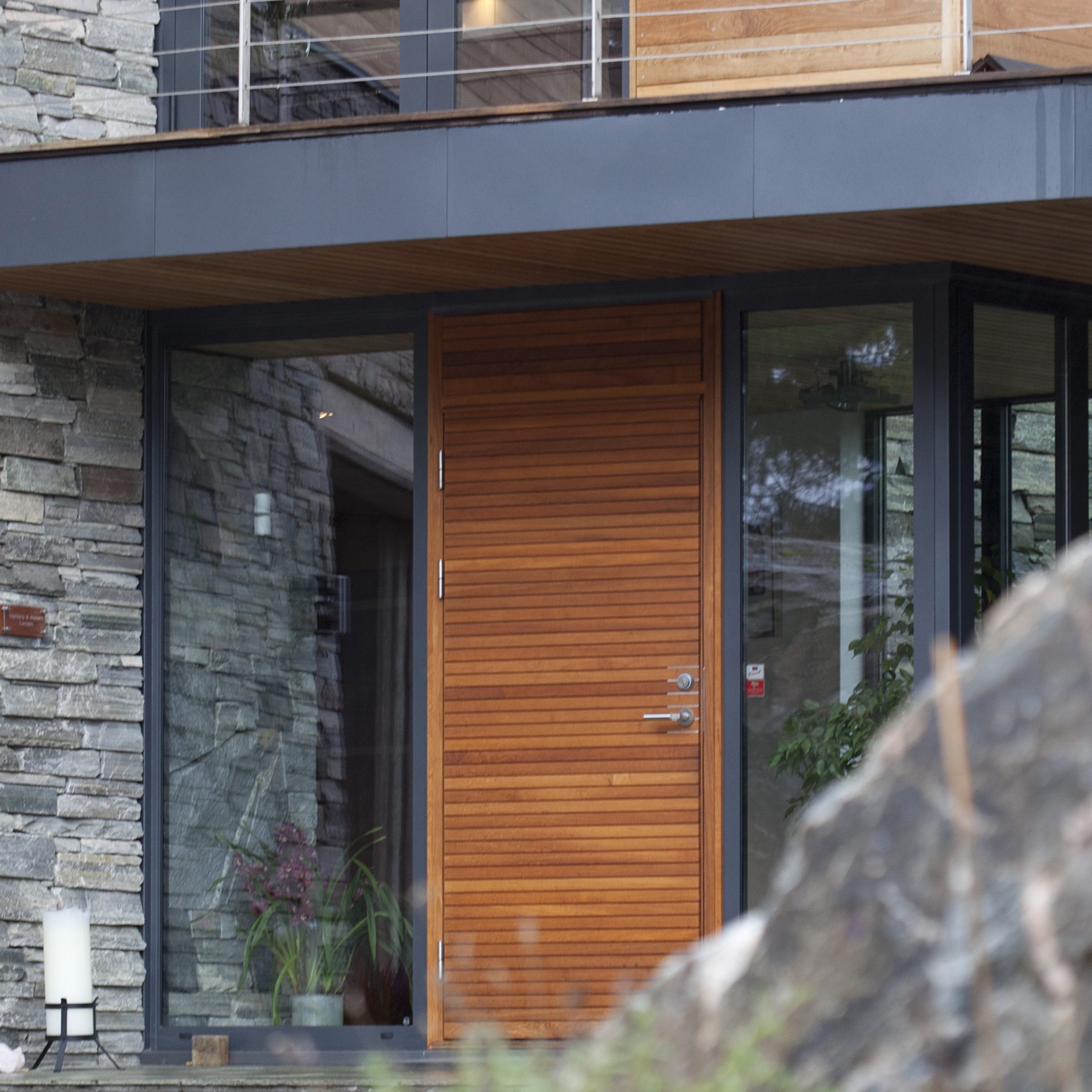 Ytterdörr-resö-i-teak