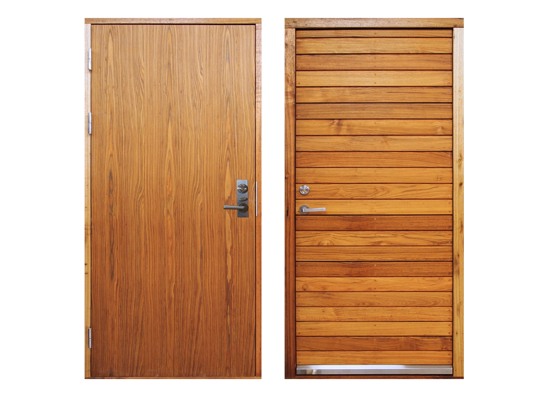 Inåtgående dörr i trä